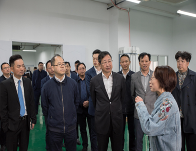 上海市市委、臨港新片區黨工委領導蒞臨上海長肯試驗設備考察調研，聚焦化工產品檢測服務發展